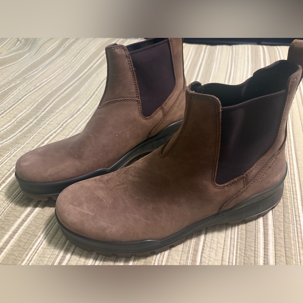 Ecco Casual Boots